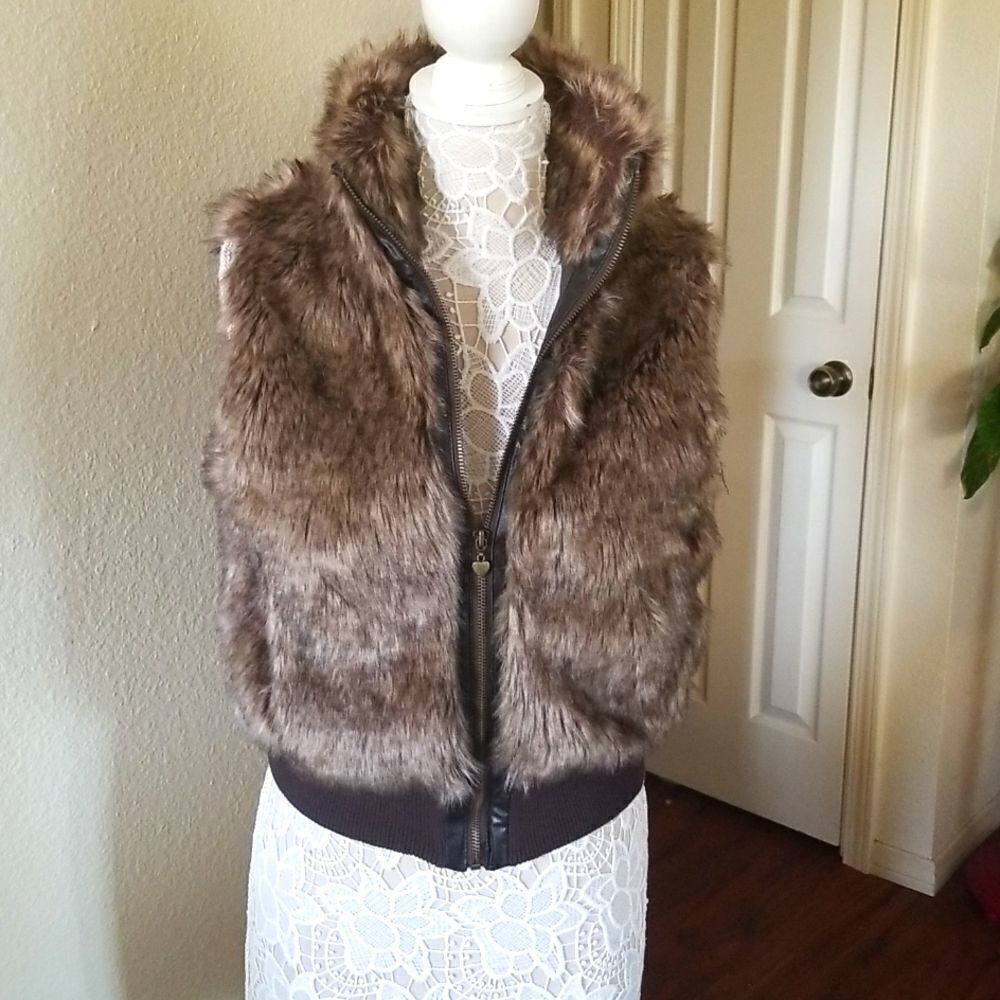 Faux Fur Vest Boho Chic Y2K Retro 70's Western Coastal Cowgirl Festival Size M